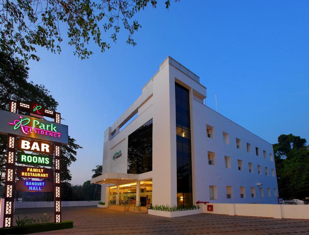 Hotel Park Residency Kuttiyadi Kuttyadi Екстериор снимка