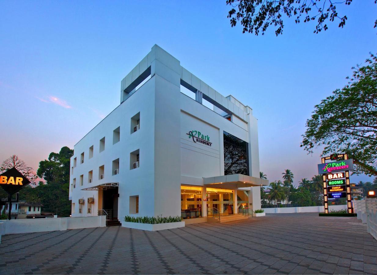 Hotel Park Residency Kuttiyadi Kuttyadi Екстериор снимка